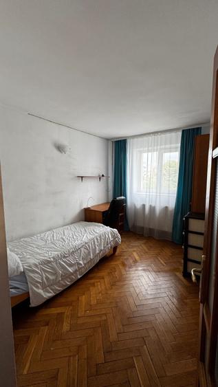 Apartament cu 3 camere decomandat în Independenței
