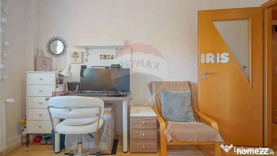 Apartament cu 3 camere decomandat în Răcădău