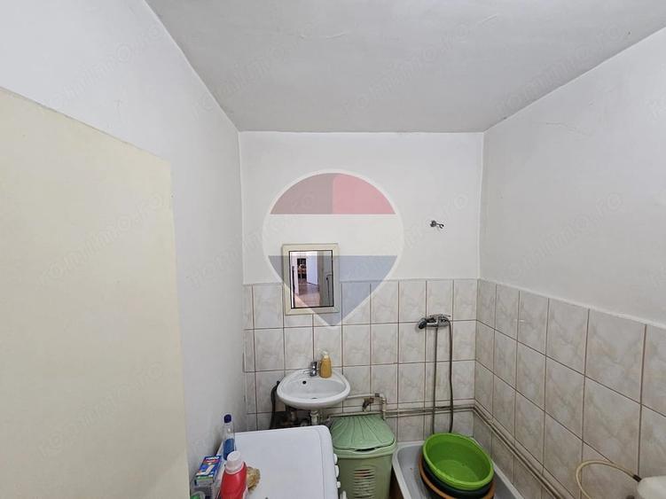 Apartament cu 6 camere decomandat în Central
