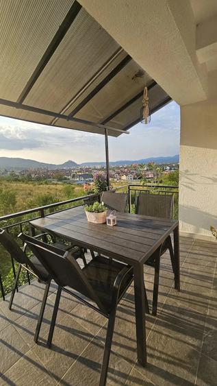 Apartament cu 4 camere decomandat în Central