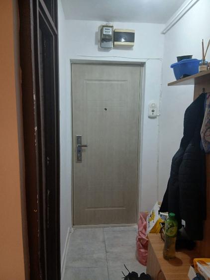 Apartament cu 2 camere semidecomandat în Berceni