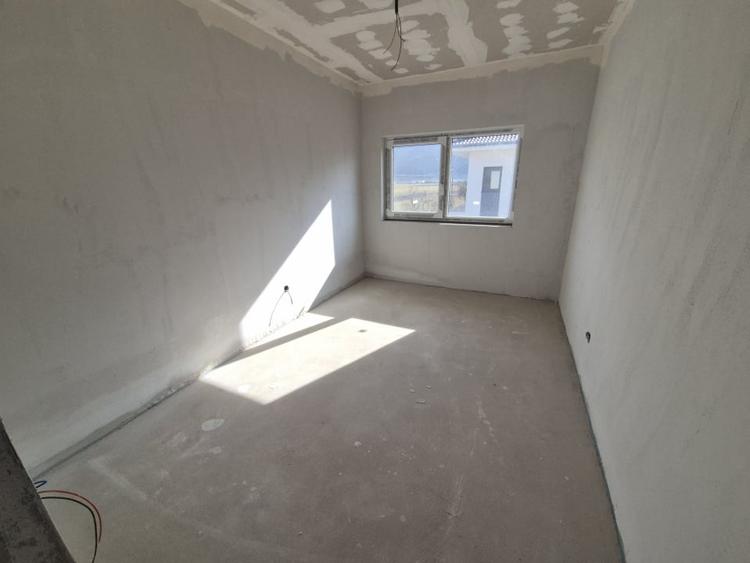 Duplex cu 4 camere cu Canalizare în Gilău