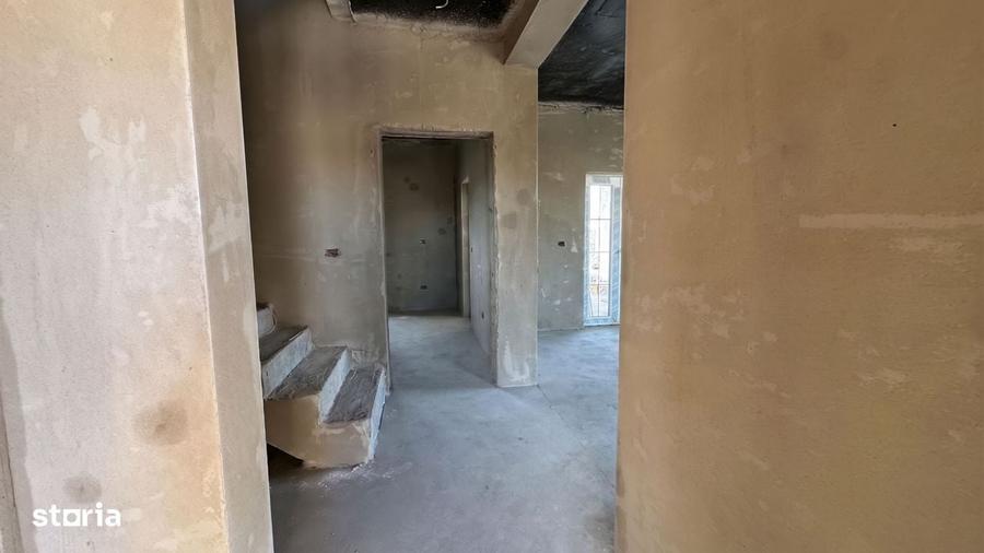 Casă cu 4 camere în Central