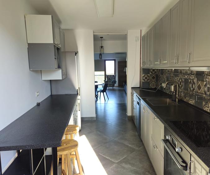 3  camere  /prima inchiriere/13  Septembrie/vis  a vis  de  Catedrala - 5