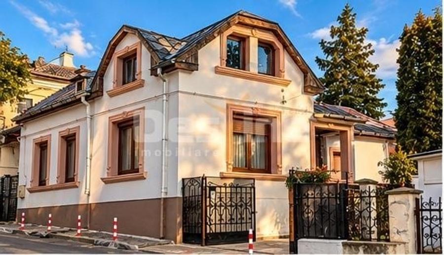 Casă individuală cu 5 camere cu Canalizare în Central