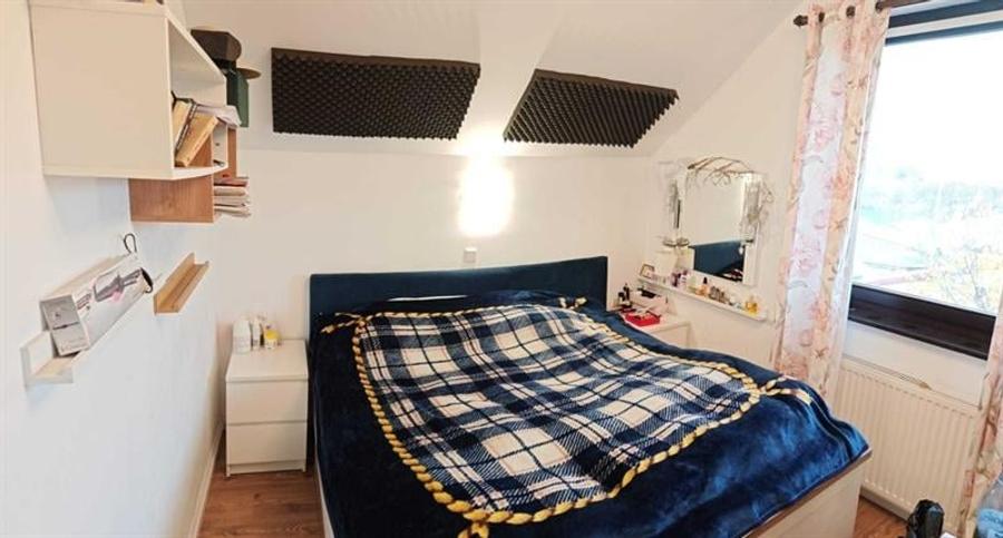 Casă individuală cu 5 camere cu Teren 500 Mp în Central