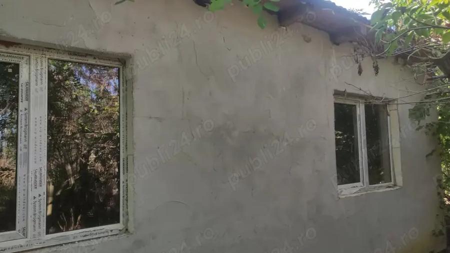 Casă cu 1 camere cu Teren 1700 Mp în Smirna