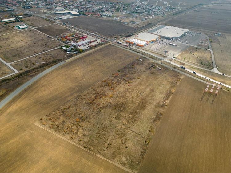 Teren agricol extravilan de 55340 mp, în Micălaca