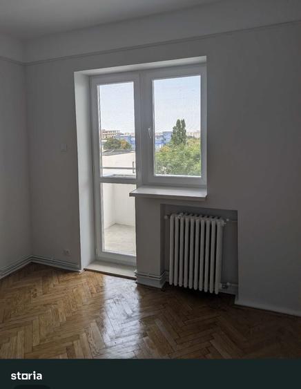 Apartament cu 3 camere decomandat în Obor