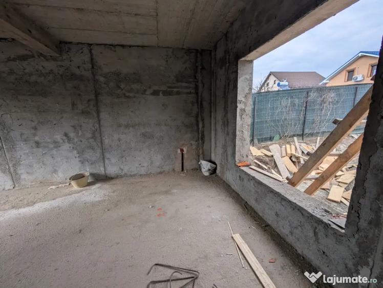 Casă cu 4 camere cu Teren 500 Mp în Măgura