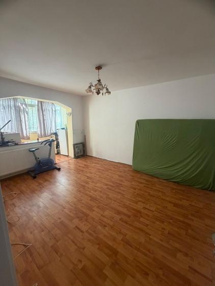 Apartament cu 2 camere decomandat în Km 4-5