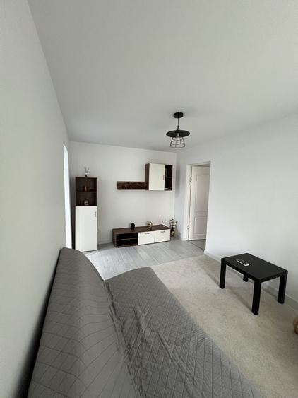 Apartament cu 2 camere semidecomandat în Exterior Vest