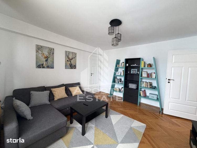 Apartament cu 3 camere, mobilat în Central