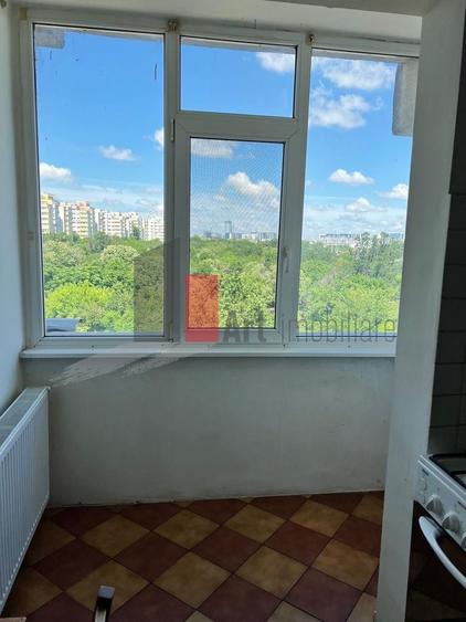 Apartament cu 3 camere decomandat, mobilat în Colentina