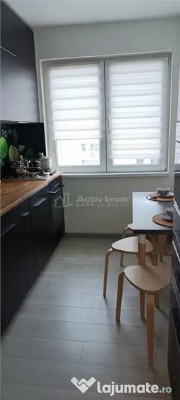 Apartament cu 3 camere semidecomandat în 1 Mai