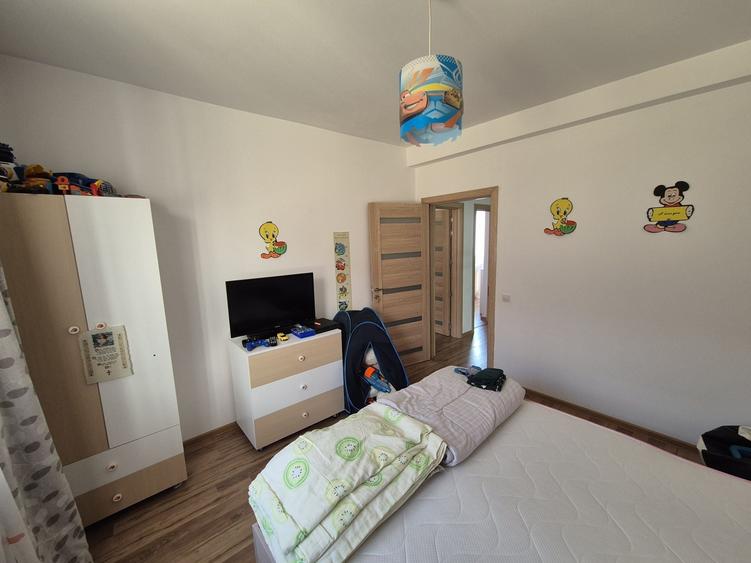 Casă cu 4 camere în Militari