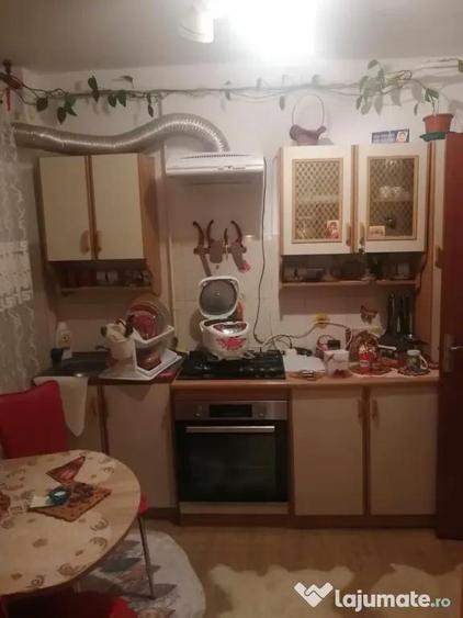 Vand apartament 2 camere Decomandat - 2