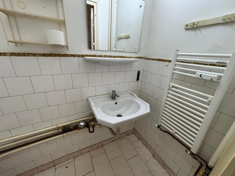 Apartment cu 3 camere, bloc 1981- ULTRACENTRAL - 12