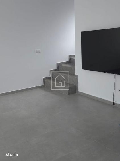 Casă cu 5 camere cu Teren 160 Mp în Cristian
