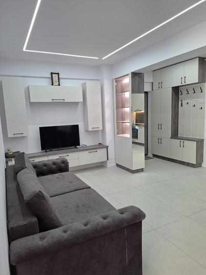 Apartament cu 2 camere semidecomandat în Lotrioara