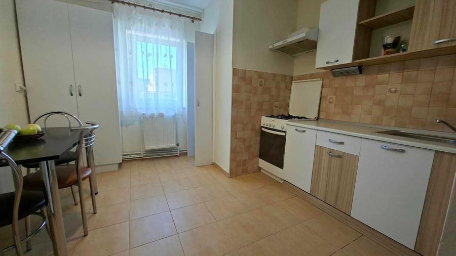 Apartament cu 2 camere decomandat în Calea București