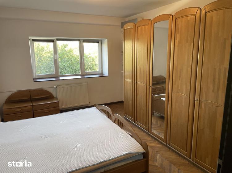 Apartament cu 3 camere decomandat în Centrul Civic