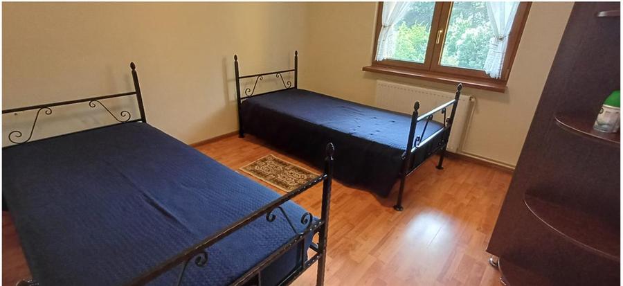 Apartament cu 3 camere decomandat, mobilat în Județean