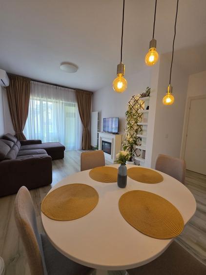 Apartament cu 2 camere decomandat în Central — fotografia 1