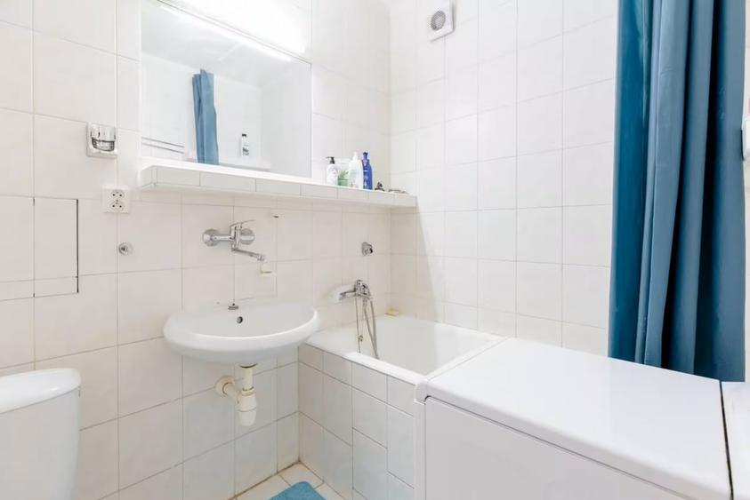 Apartament cu 3 camere decomandat în Romană