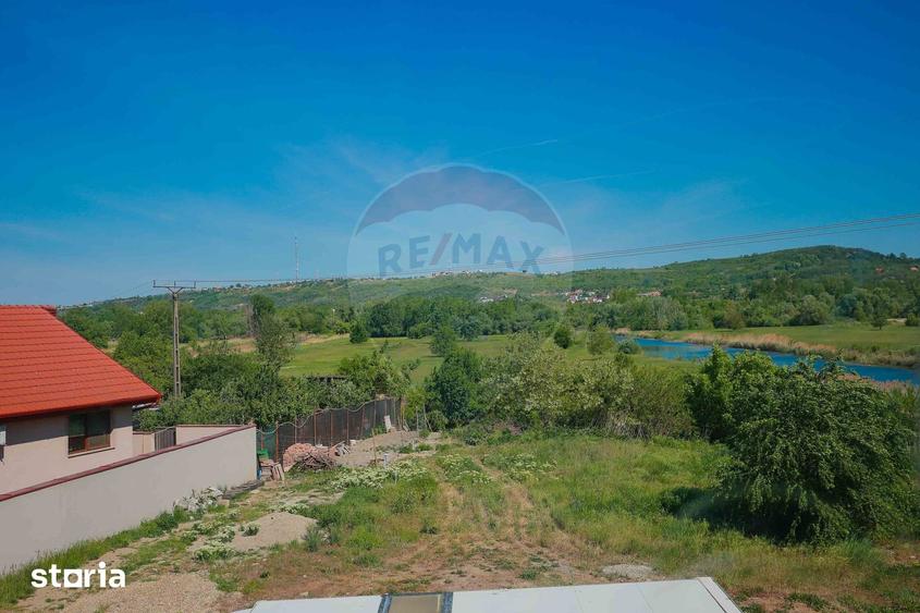 Casă cu 5 camere cu Teren 250 Mp în Tokai