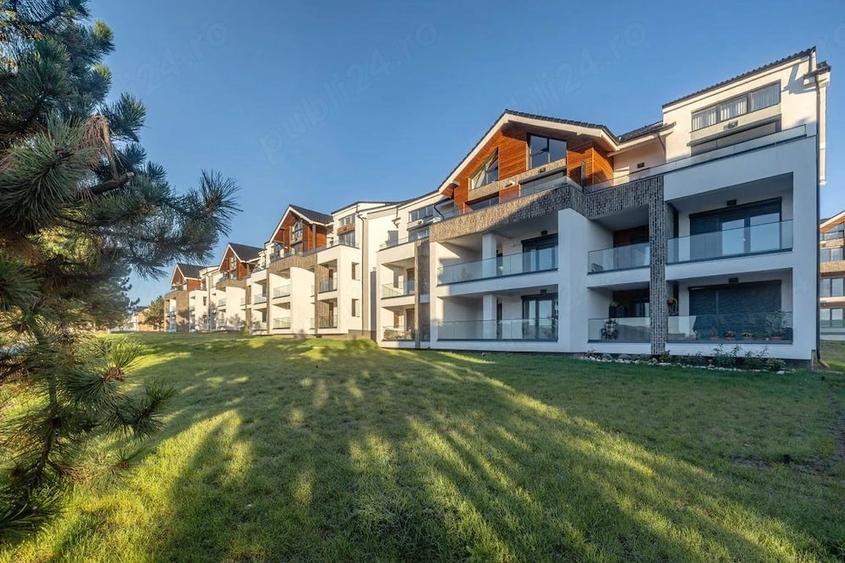 Apartament cu 5 camere decomandat în Cristian
