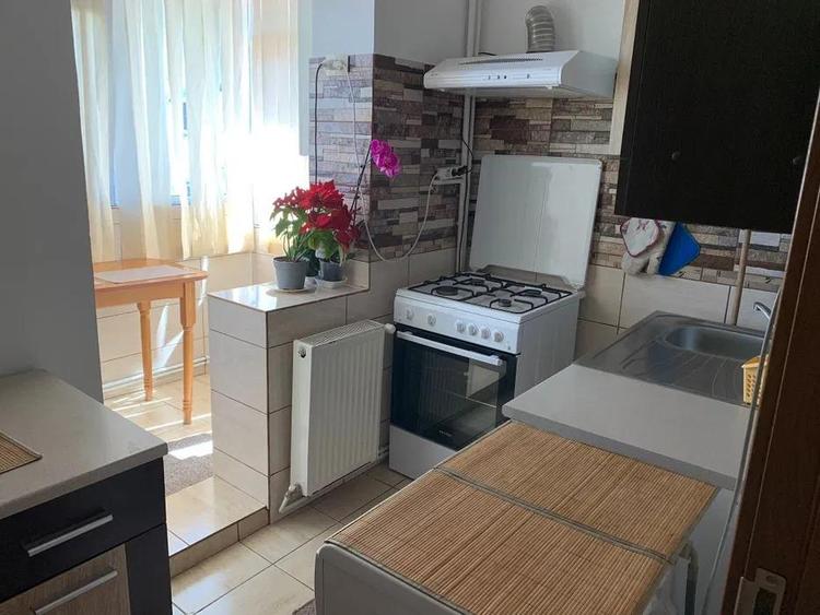 Garsonieră decomandată, mobilată în Nicolina