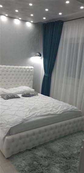 Apartament cu 3 camere decomandat în Nicolina