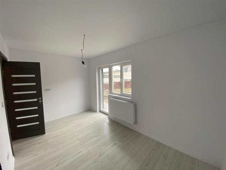 Apartament cu 2 camere decomandat în Aeroport
