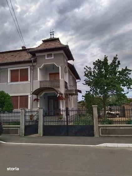 Casă cu Teren 310 Mp în Central