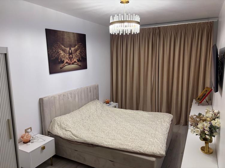 Apartament cu 4 camere decomandat în Central