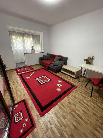 Garsonieră decomandată în Central