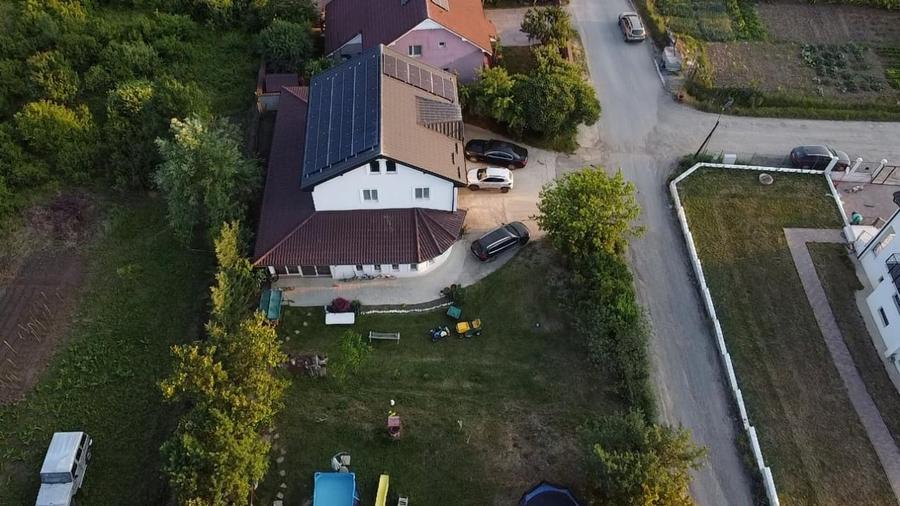Casă individuală cu 5 camere cu Garaj în Central