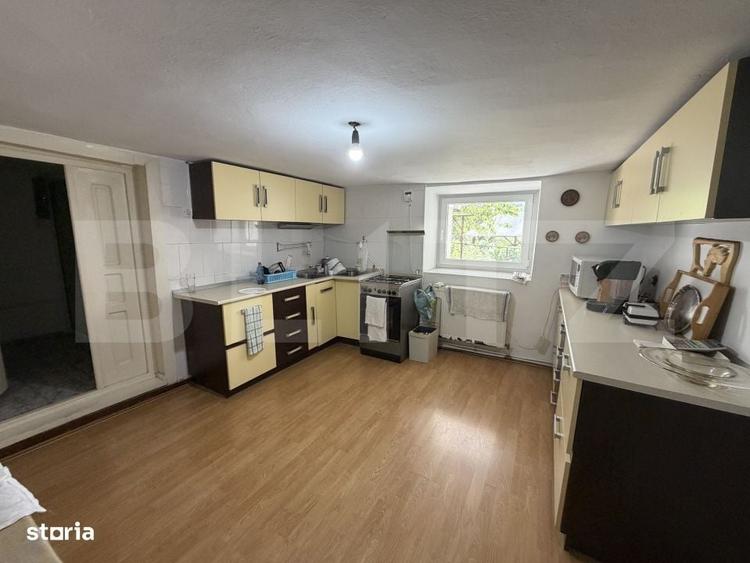 Casă cu 4 camere cu Teren 500 Mp în Central