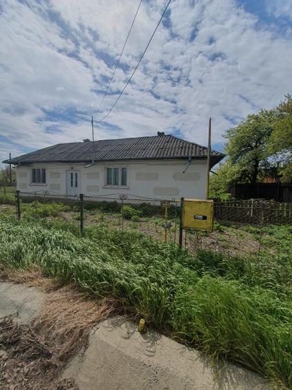 Casă individuală cu 3 camere cu Teren 1909 Mp în Nord