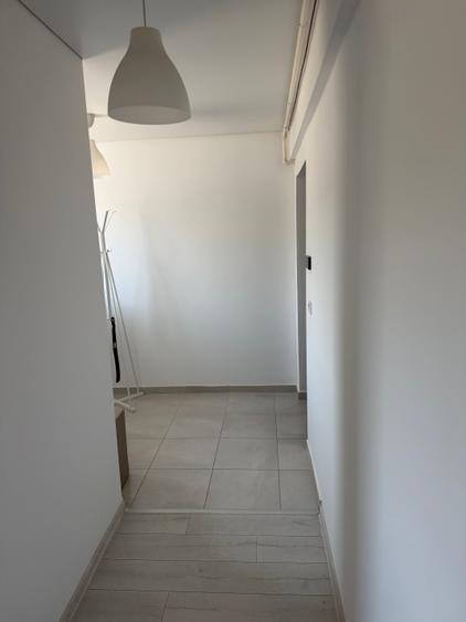 Apartament cu 2 camere semidecomandat în Berceni
