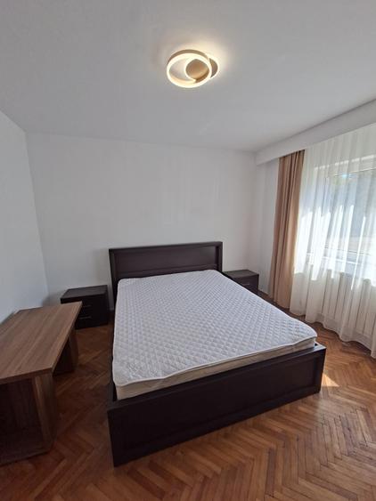 Apartament cu 3 camere decomandat în Vasile Aaron