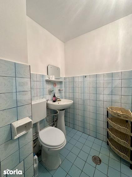 Apartament cu 3 camere decomandat în Girocului