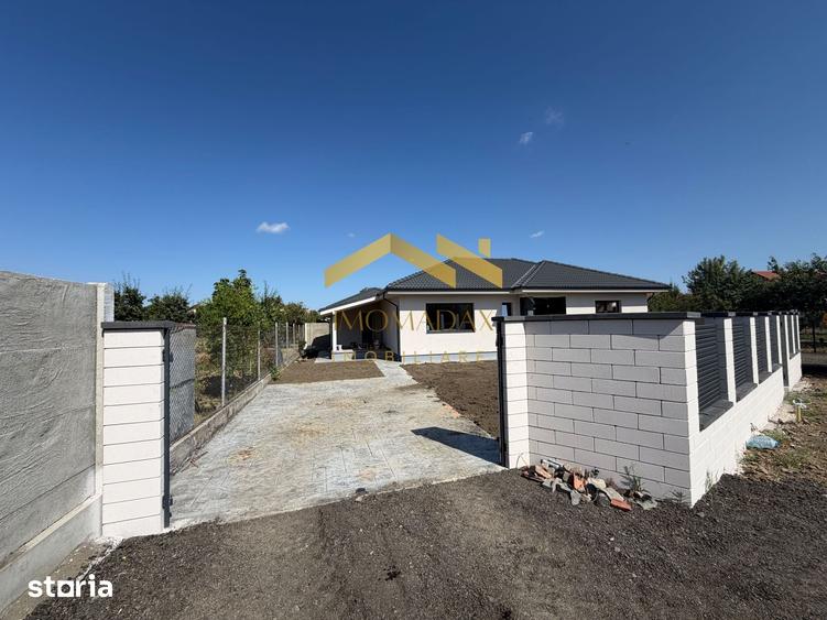 Casă cu 4 camere cu Teren 400 Mp în Sânmihaiu Român