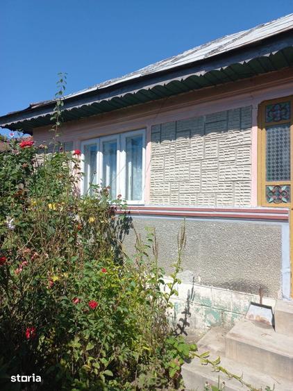 Casă cu 4 camere cu Teren 800 Mp în Cocorăștii Colț