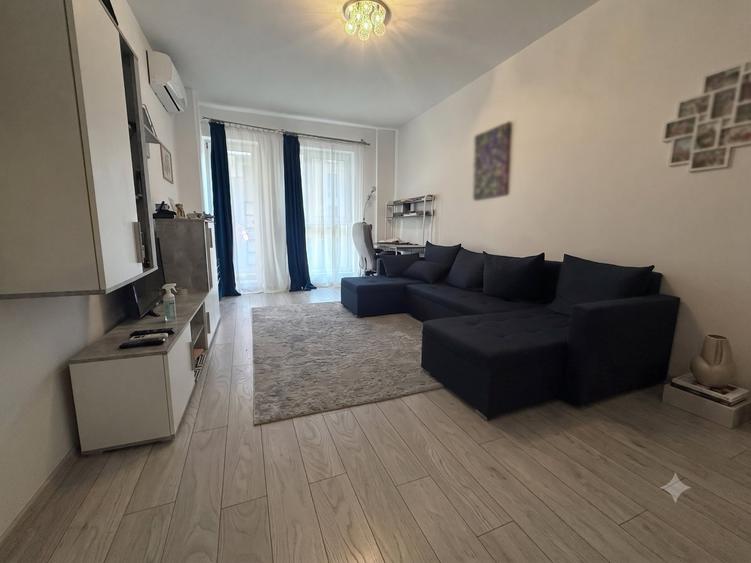 Apartament cu 2 camere decomandat, mobilat în Uverturii