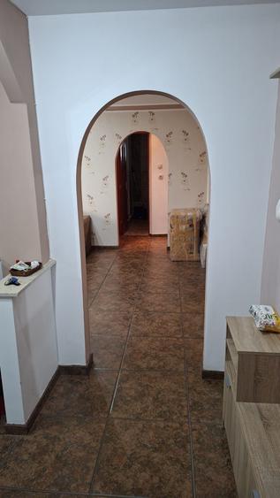 Apartament cu 2 camere nedecomandat în Românești