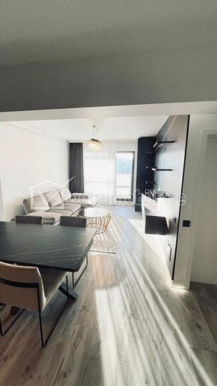 Apartament modern, 3 camere, 2 bai, balcon generos, panorama - 9