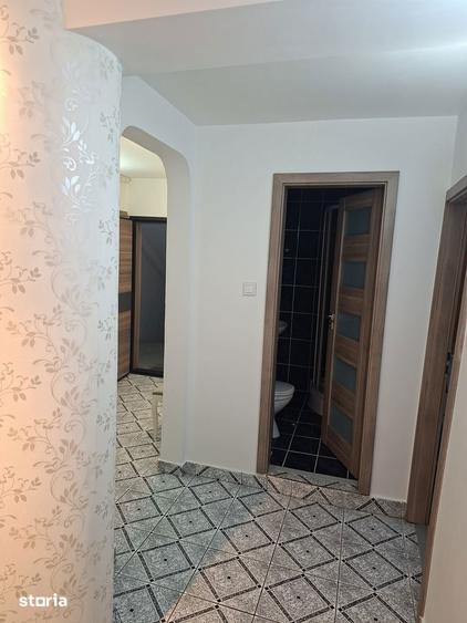 Apartament cu 3 camere decomandat în Exterior Vest