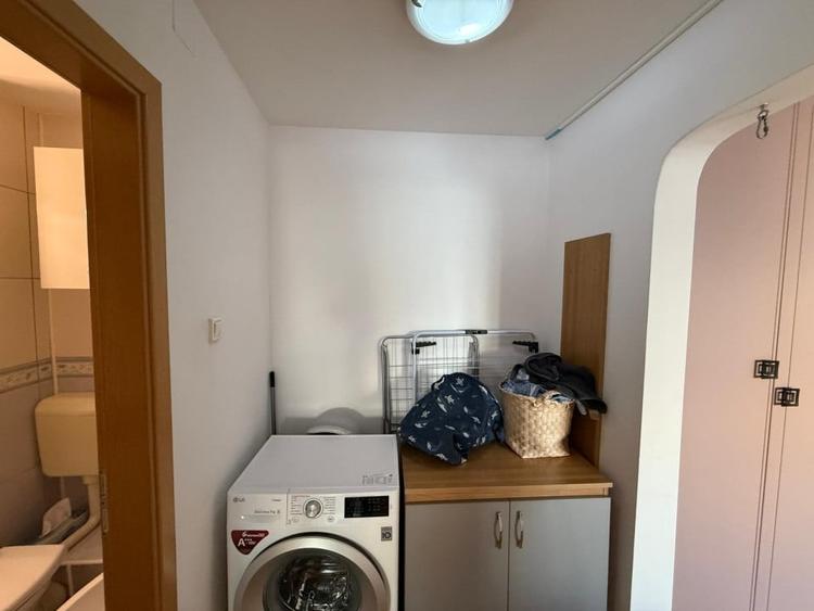 Apartament cu 2 camere semidecomandat în Girocului